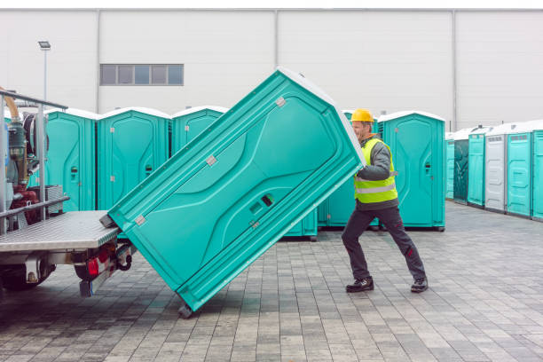 Portable Toilet Options We Offer in Brightwaters, NY